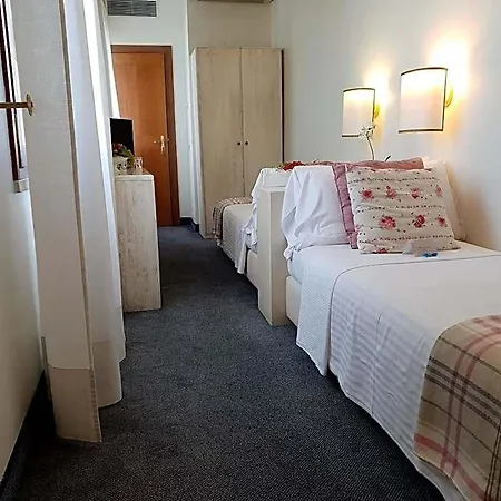 艾尔伯格艾莫雷托酒店 4* 威尼托自由堡