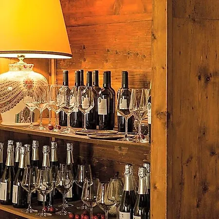 艾尔伯格艾莫雷托酒店 4* 威尼托自由堡